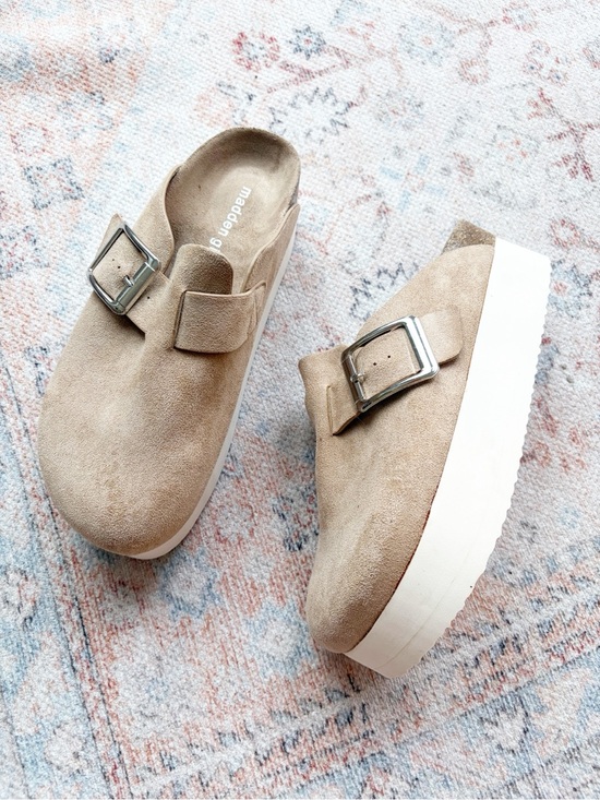 Madden Girl Shoes - 8.5 • Madden Girl cutie pie women's platform slip-on clogs